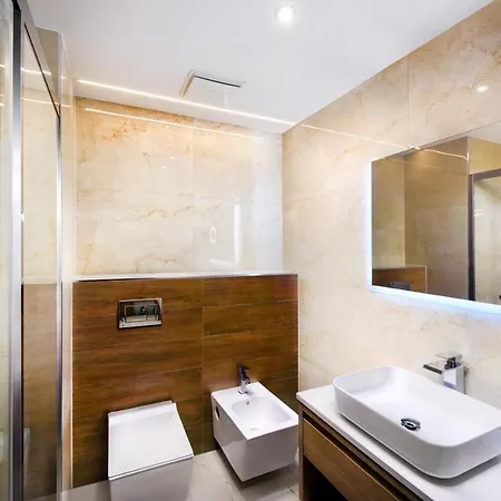 Hotel Akvamarin 4*