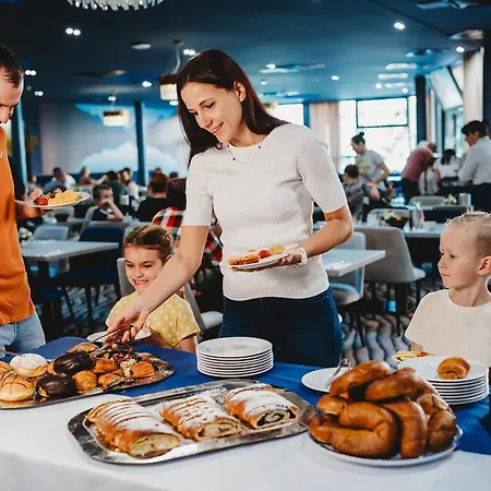 Hotel Akvamarin 4*