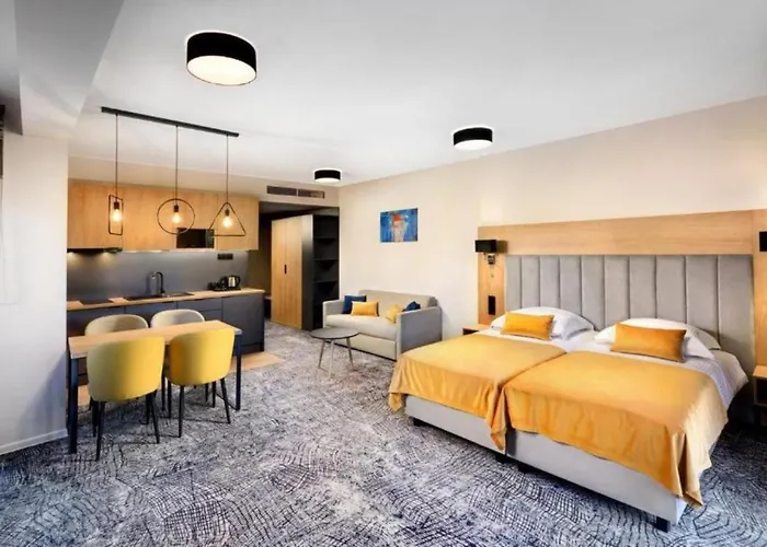 Hotel Akvamarin Besenova